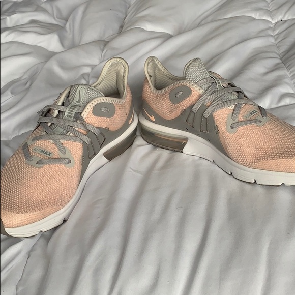 Nike Air Max Shoes - Picture 3 of 8